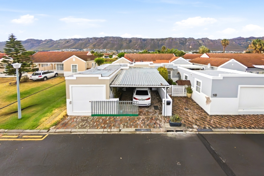 3 Bedroom Property for Sale in Whispering Pines Western Cape